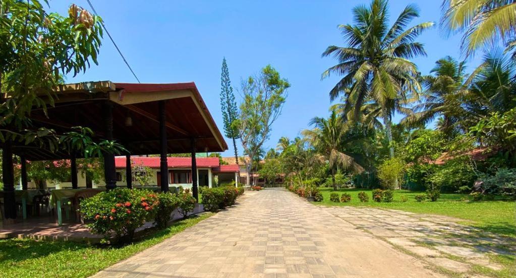 Hotel TK Green Garden Matara Buitenkant foto