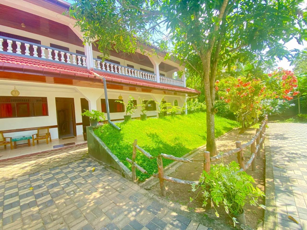 Hotel TK Green Garden Matara Buitenkant foto